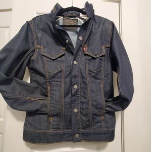 Levi Commuter Pro with hidden hood